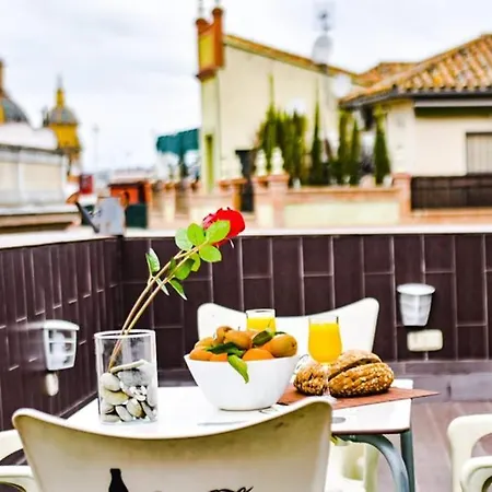 Atico Centrico Plaza Moravia ,san Julian. * Seville