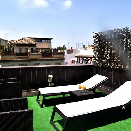 Atico Centrico Plaza Moravia ,san Julian. Apartment *